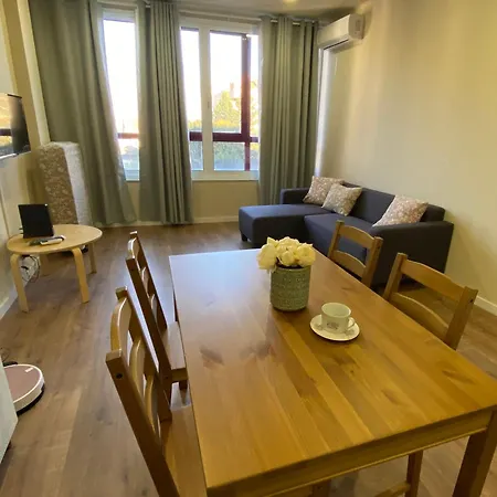 One-bedroom In The Center Of Nova De Gaia *