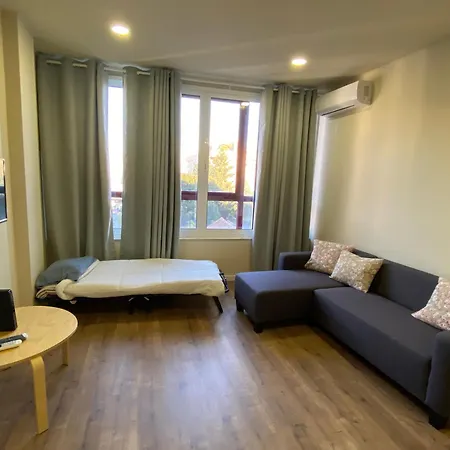 One-bedroom In The Center Of Nova De Gaia Appartement